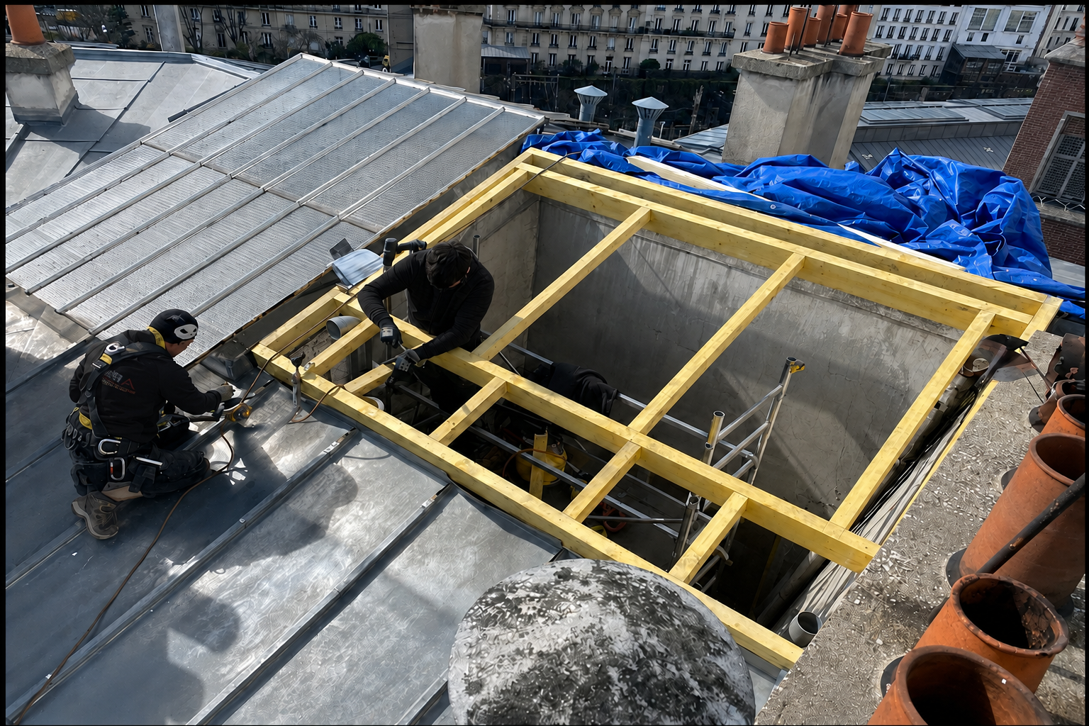 Création d’un chevêtre dans la charpente pour recevoir des fenêtres de toit Velux